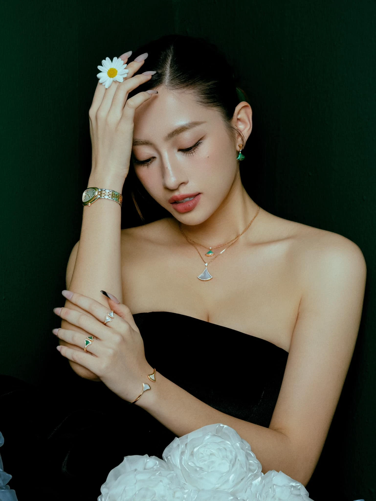 Lương thùy linh 1