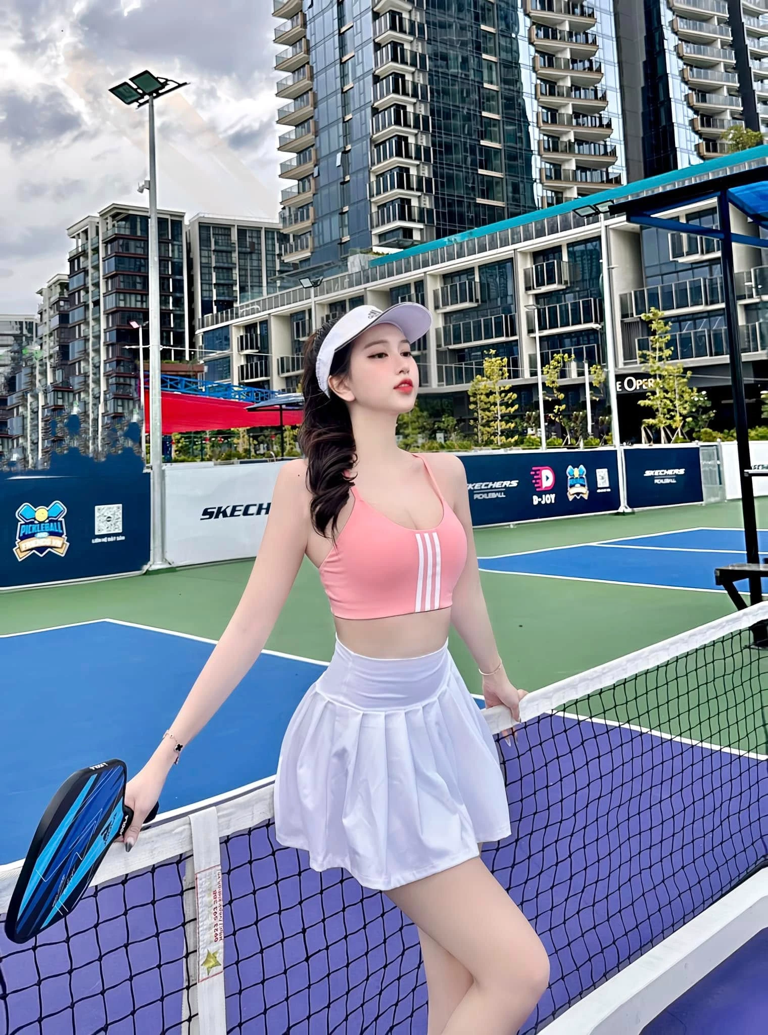 Hồ Ngọc Ý Nhi Diện Đồ Thể Thao Ôm, Khoe Vóc Dáng Cực Quyến Rũ 7